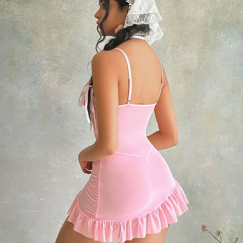 Nuisette délicate avec culotte