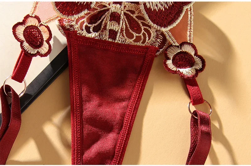 String papillon taille basse