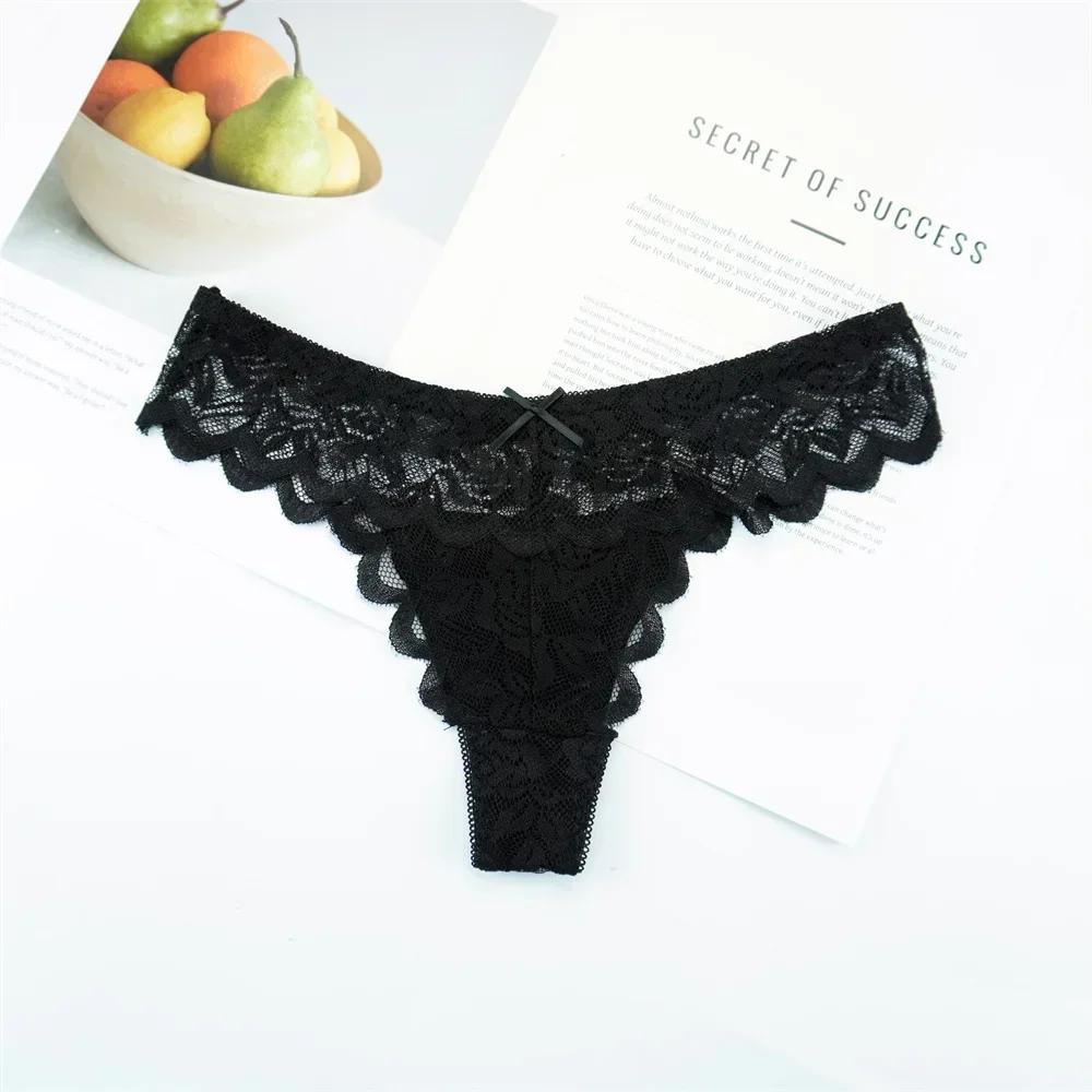 3 strings dentelle